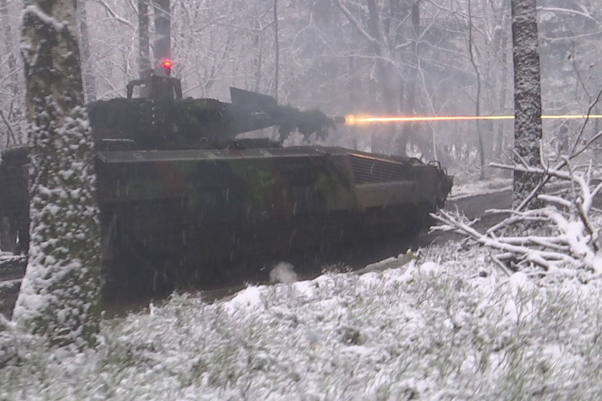 Freundeskreis der Panzergrenadiertruppe e.V.: Schützenpanzer Puma beim scharfen Schuß